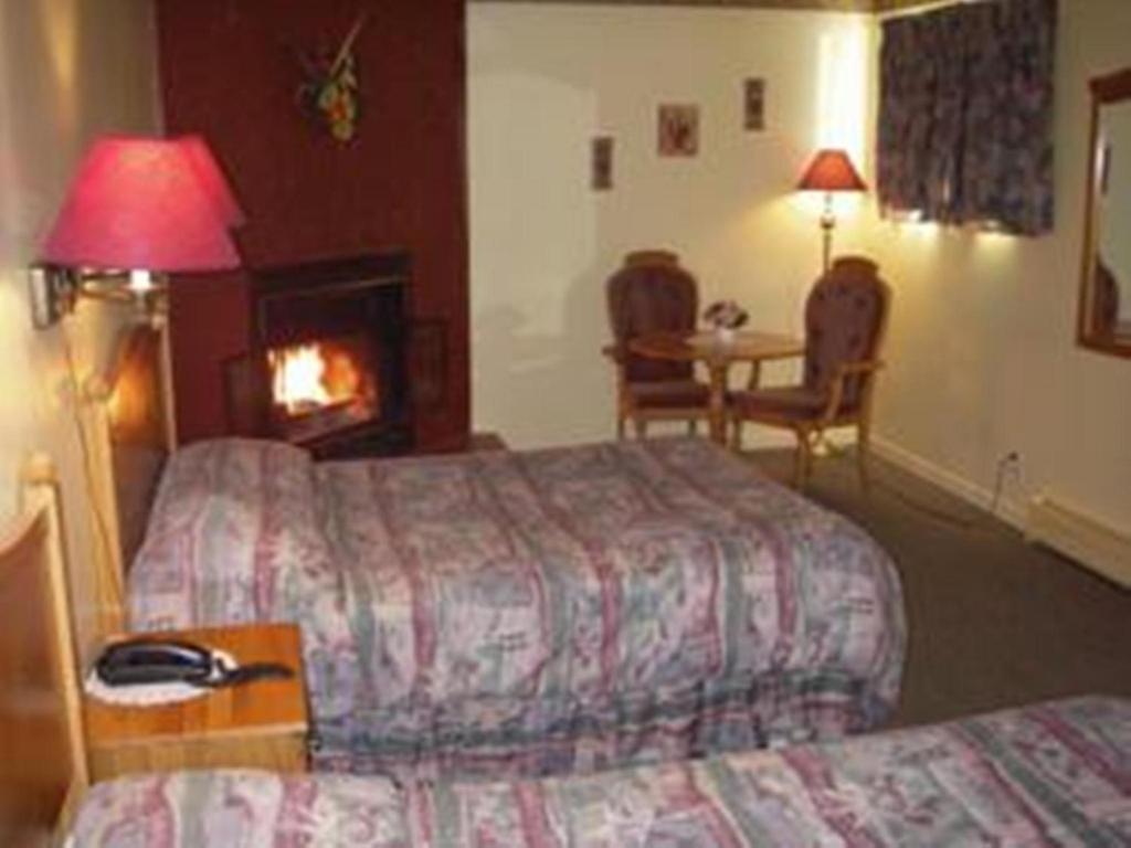 מונט טרמבלאנט Auberge Mountain View Inn חדר תמונה