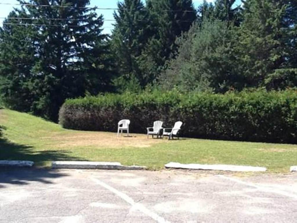 מונט טרמבלאנט Auberge Mountain View Inn מראה חיצוני תמונה