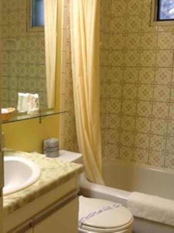 מונט טרמבלאנט Auberge Mountain View Inn חדר תמונה